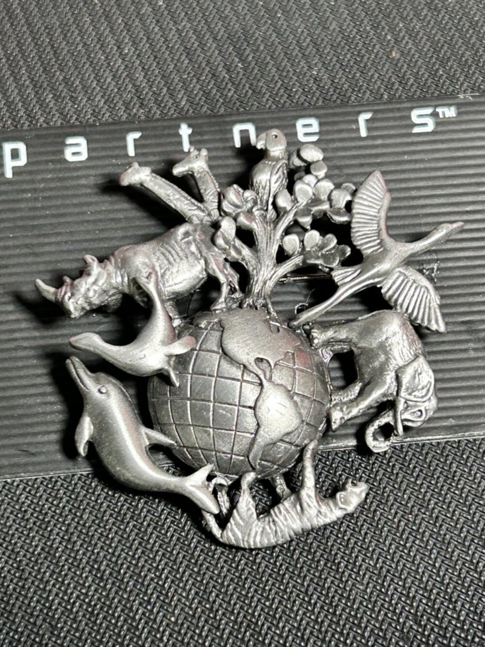VTG AJC Pewter Endangered Animals Globe Brooch Pin Partners NWT Vintage
